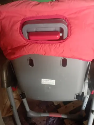 Trona de bebé roja y verde