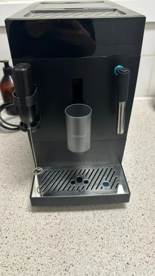 Cafetera Cecotec Negra. Cremaet