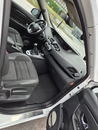 Renault Grand Scenic 2016