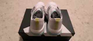 Zapatillas Adidas Blancas y Turquesa