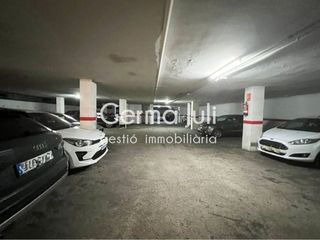 Garaje en venta en Centre en Badalona