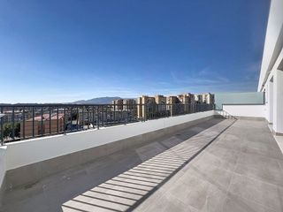 Ático en alquiler en Parque Mediterráneo - Santa Paula en Málaga