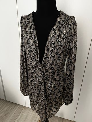 Vestido estampado plateado y negro