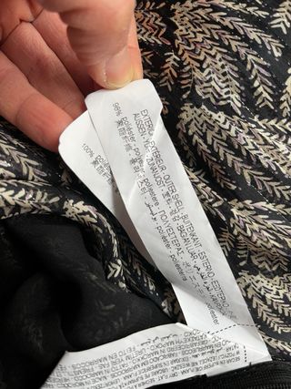 Vestido estampado plateado y negro