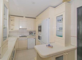 Piso en alquiler en Playa de la Fontanilla en Marbella