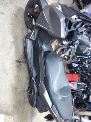 Moto Scooter Storm 125