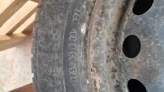 4 Rueda 175/65 R14 82T con llanta de chapa