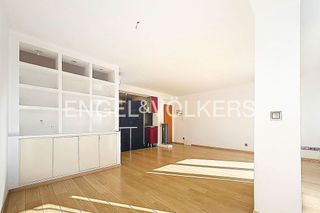 Piso en alquiler en Mirasierra en Madrid