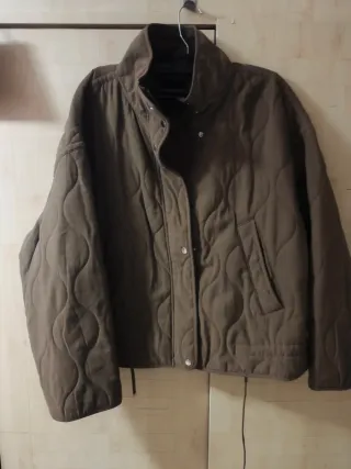 Chaqueta acolchada Stradivarius Talla M