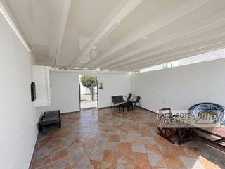 Casa adosada en venta en Playa Blanca en Yaiza