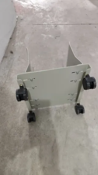 Base para Torre PC con Ruedas