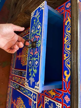 Precioso Mueble azul pintado a mano