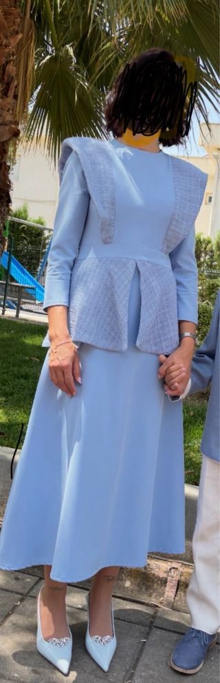 Vestido azul celeste puesto una vez