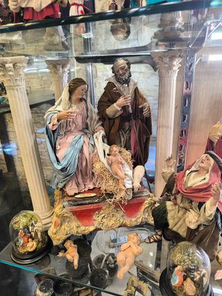 Presepi,pastori,statue e diorami lavorati a mano