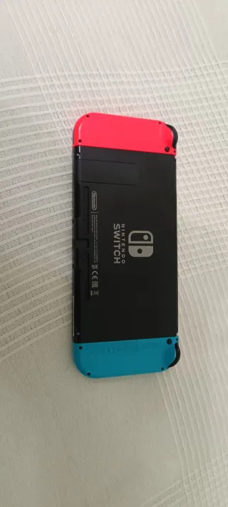 Nintendo Switch + 5 Juegos