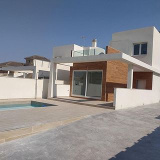Chalet en venta en Nueva Torrevieja - Aguas Nuevas en Torrevieja