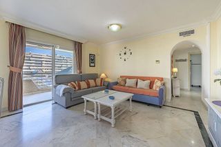 Piso en venta en Puerto Banús en Marbella