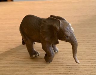 Figura elefante africano cría Schleich