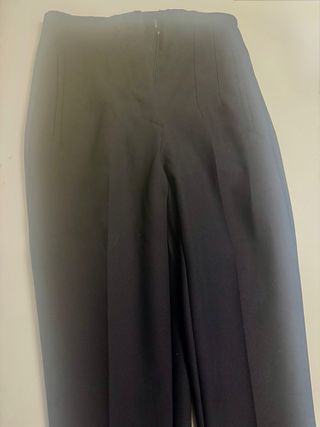 Pantalón Zara negro pinza y entallado