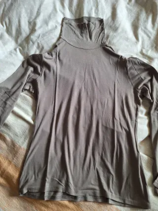 Camiseta cuello alto marrón vintage Talla M