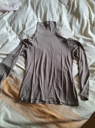 Camiseta cuello alto marrón vintage Talla M