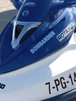 Moto de agua Bombardier Gtxdi-135 tres plazas