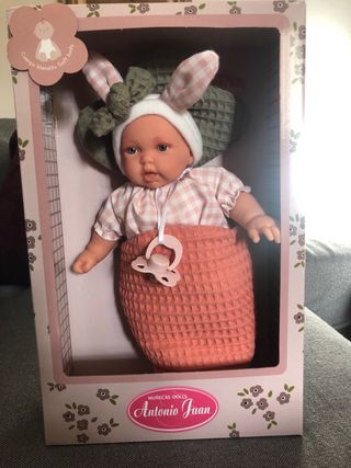 Muñeca Antonio Juan-Petit con saco zanahoria