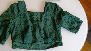 Blusa verde con bordado