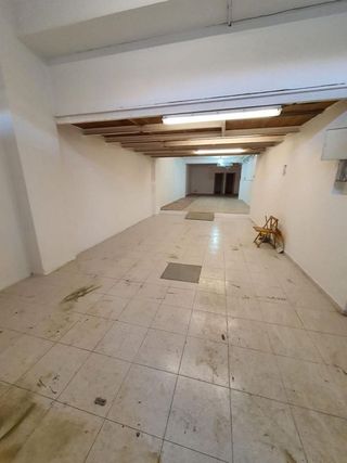 Local comercial en venta en Montigalà -Sant Crist en Badalona