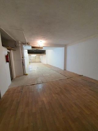 Local comercial en venta en Montigalà -Sant Crist en Badalona