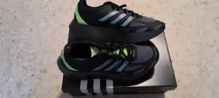 Zapatillas Adidas Negras y Verdes