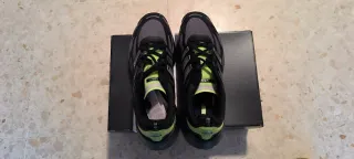 Zapatillas Adidas Negras y Verdes