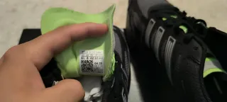 Zapatillas Adidas Negras y Verdes