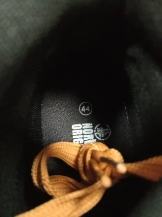 Botas marrones con cordones