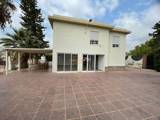 Chalet en venta en Peña de las Águilas en Elche