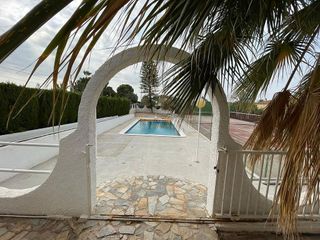 Chalet en venta en Peña de las Águilas en Elche