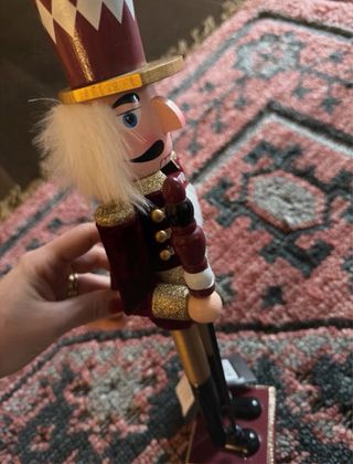 Schiaccianoci in legno decorativo