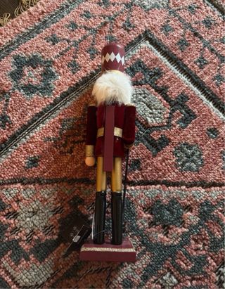 Schiaccianoci in legno decorativo