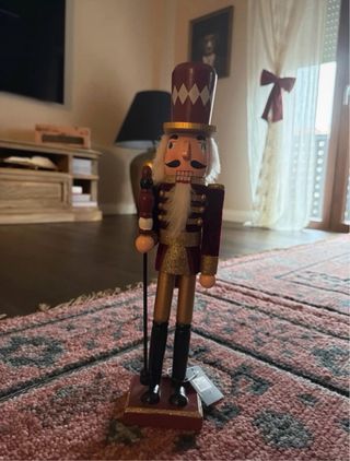 Schiaccianoci in legno decorativo