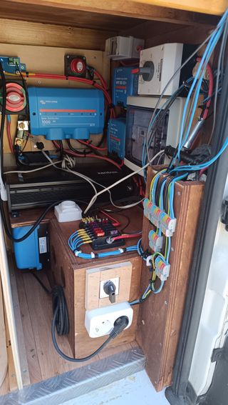 Batería Ultracell 12V 316Ah AGM UCG 316-12