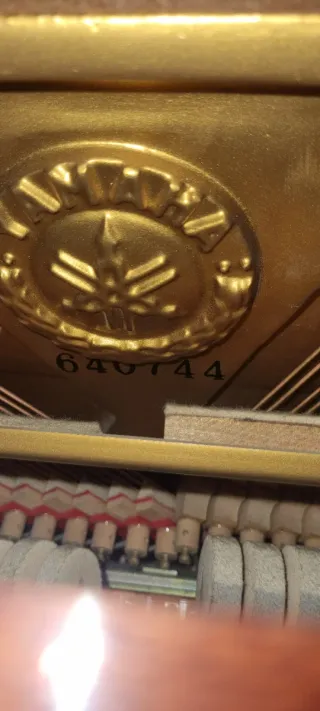 Piano Vertical Yamaha Madera