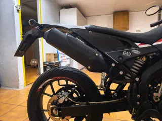 Moto Rieju MRT 50 SM Supermotard