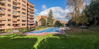 Piso en alquiler en Piovera - Conde Orgaz en Madrid