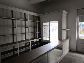 Local comercial en alquiler en Carballo