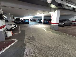 Garaje en venta en Centre en Badalona