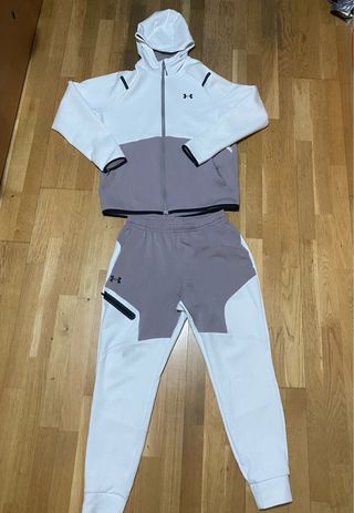 Conjunto Under Armour Fleece Gris y Blanco