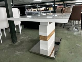 Mesa comedor extensible moderna y 4 sillas