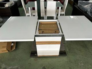 Mesa comedor extensible moderna y 4 sillas