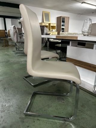 Mesa comedor extensible moderna y 4 sillas