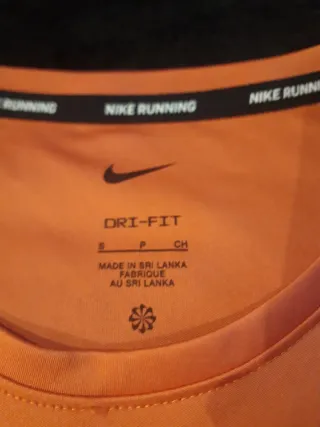 Camiseta oficial Nike Running Talla S Naranja